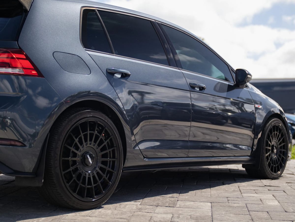 Volkswagen Golf GTI photo 14