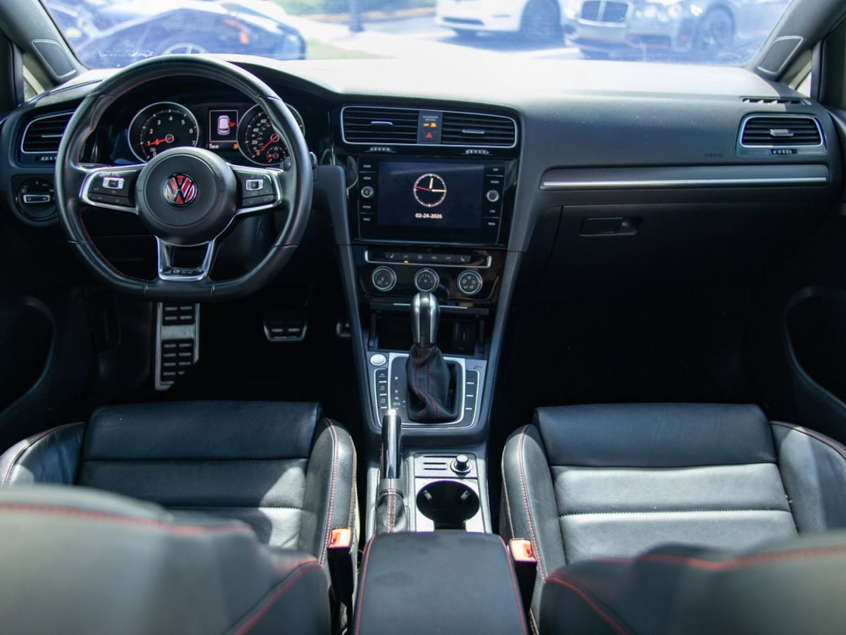 Volkswagen Golf GTI photo 28
