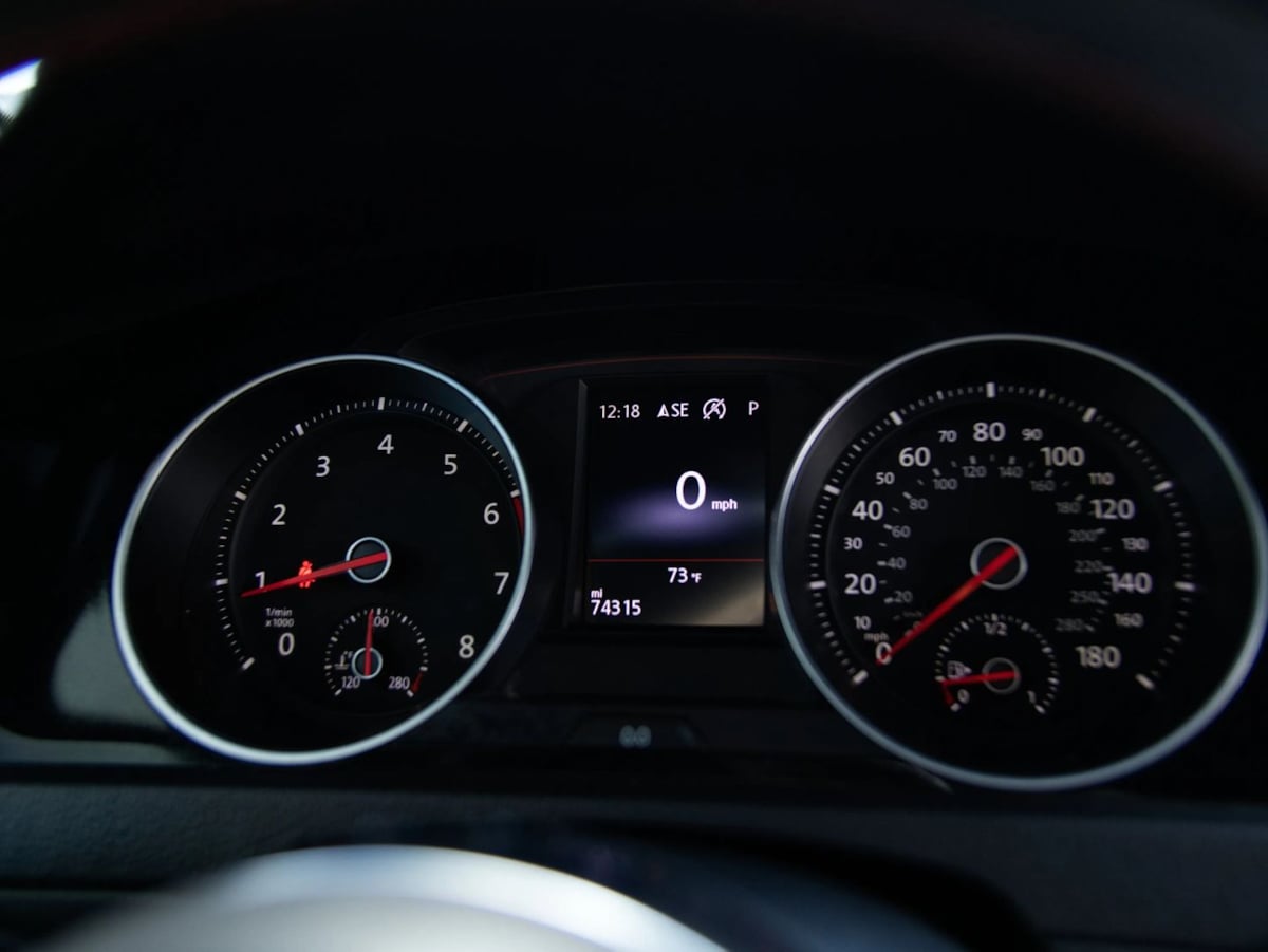 Volkswagen Golf GTI photo 32