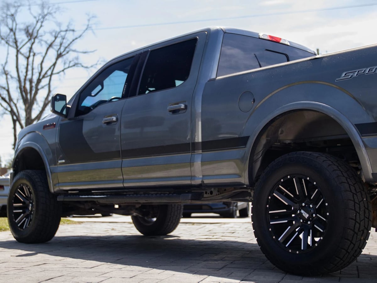 Ford F-150 photo 8