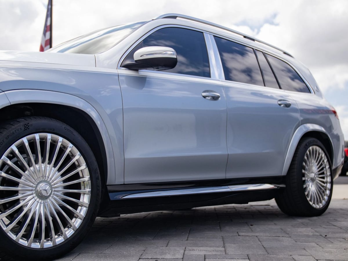 Mercedes-Benz GLS photo 9