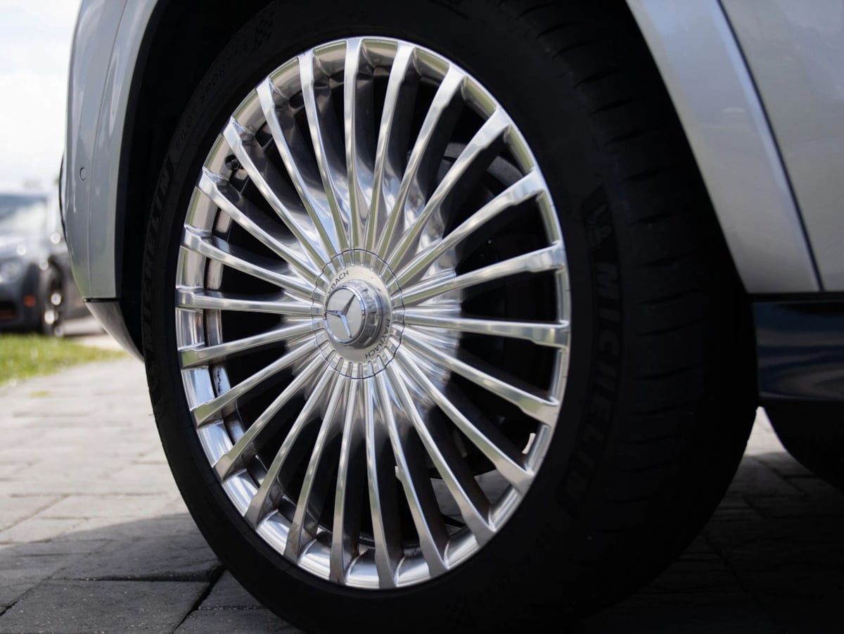 Mercedes-Benz GLS photo 10