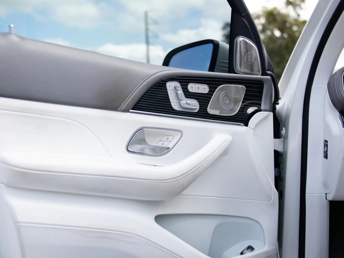 Mercedes-Benz GLS photo 23