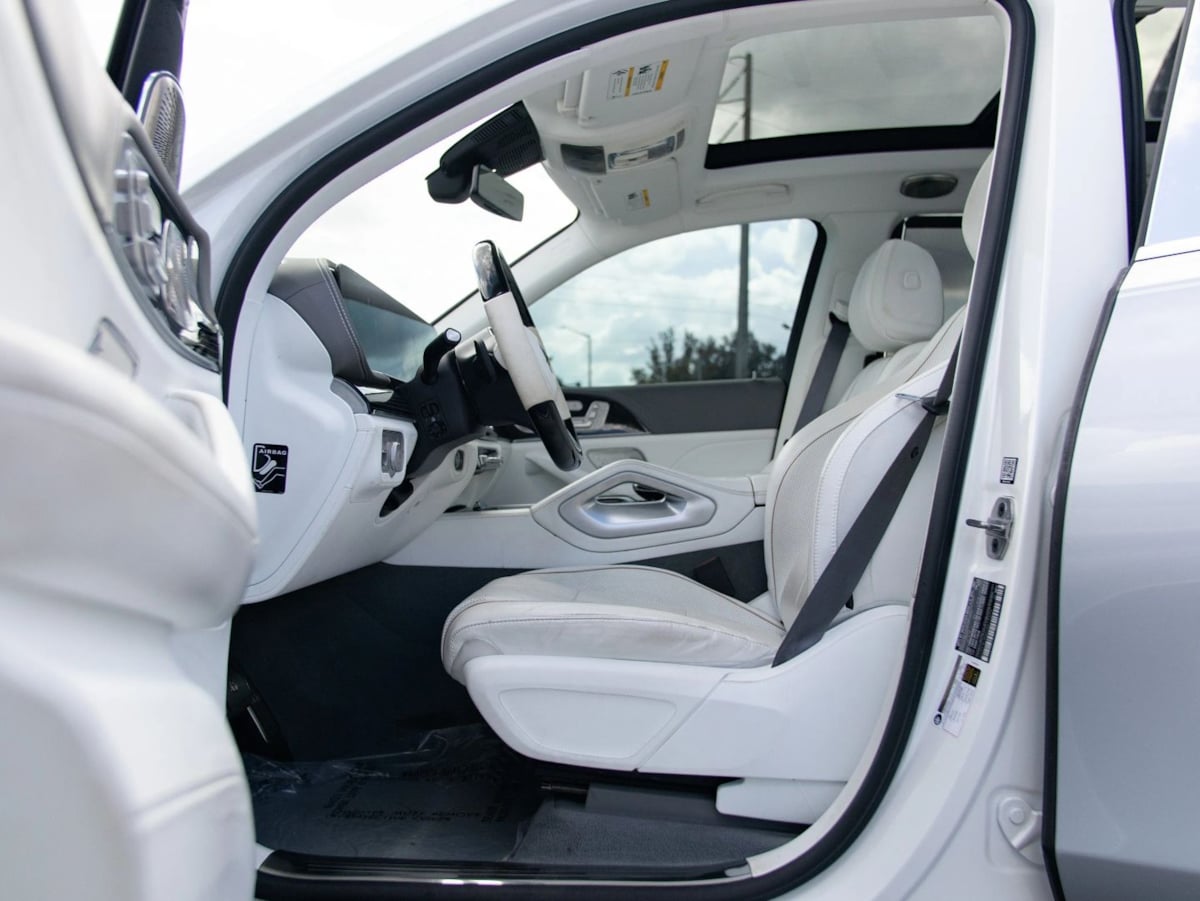 Mercedes-Benz GLS photo 26