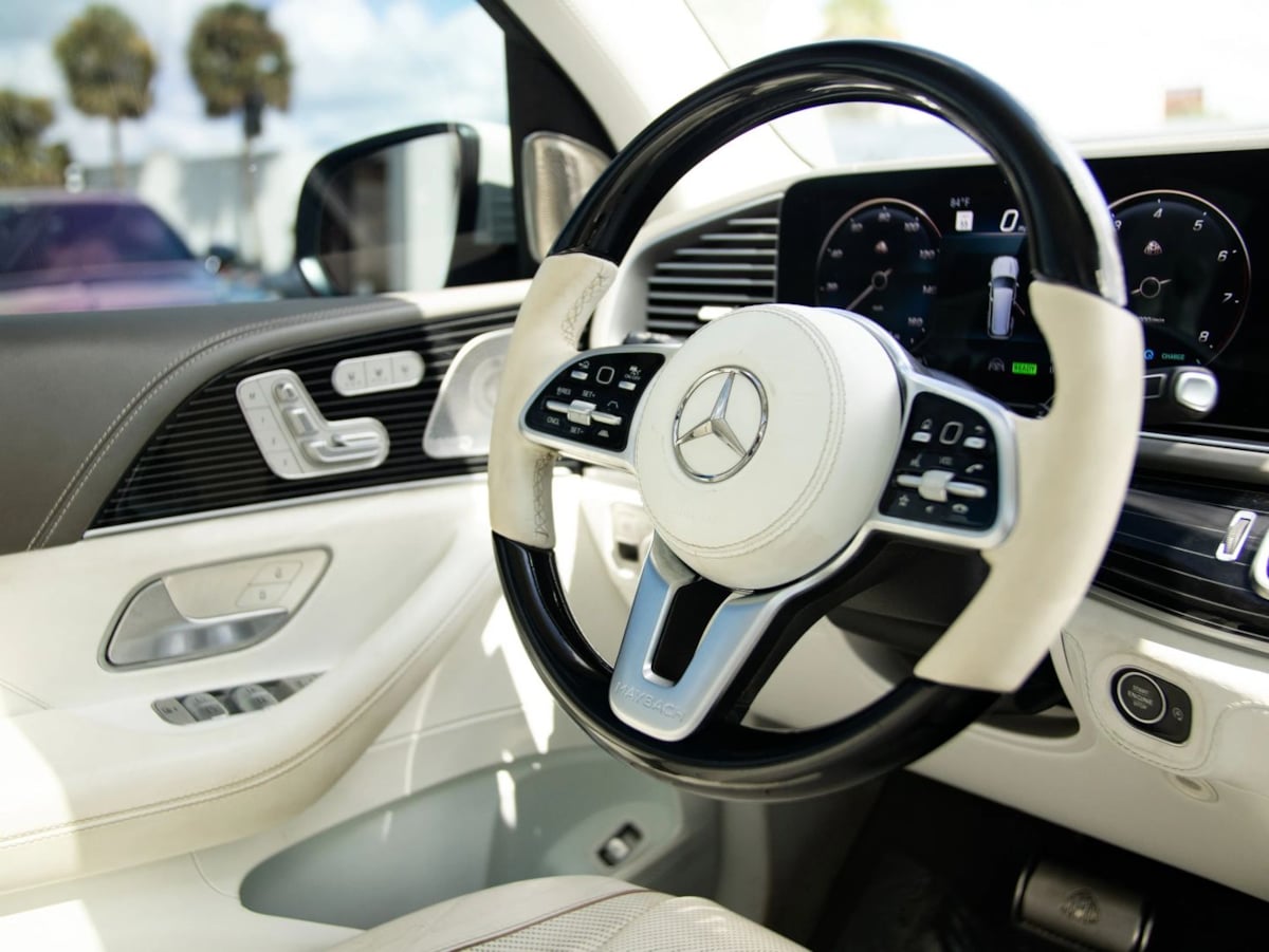 Mercedes-Benz GLS photo 45