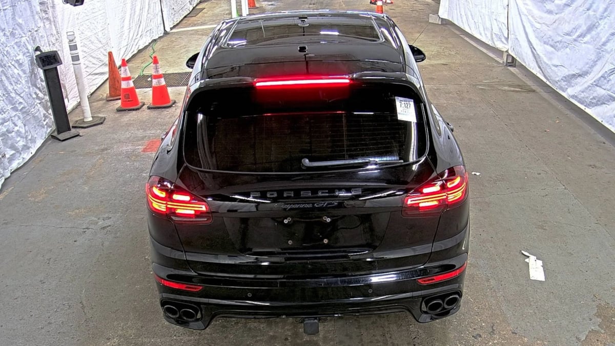Porsche Cayenne photo 3