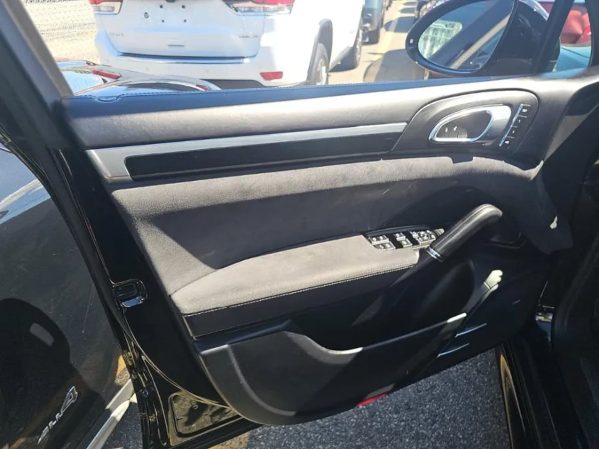 Porsche Cayenne photo 10