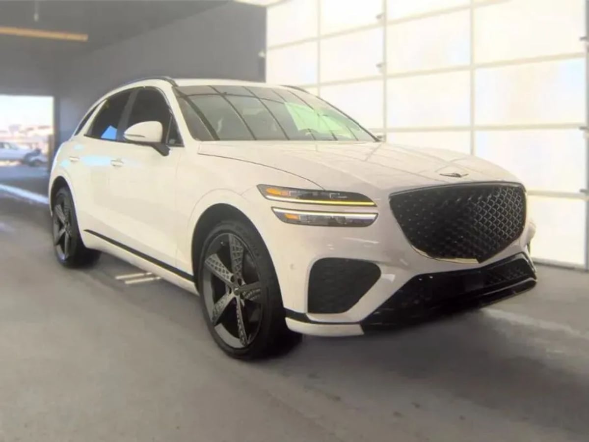 Genesis GV70 photo 3