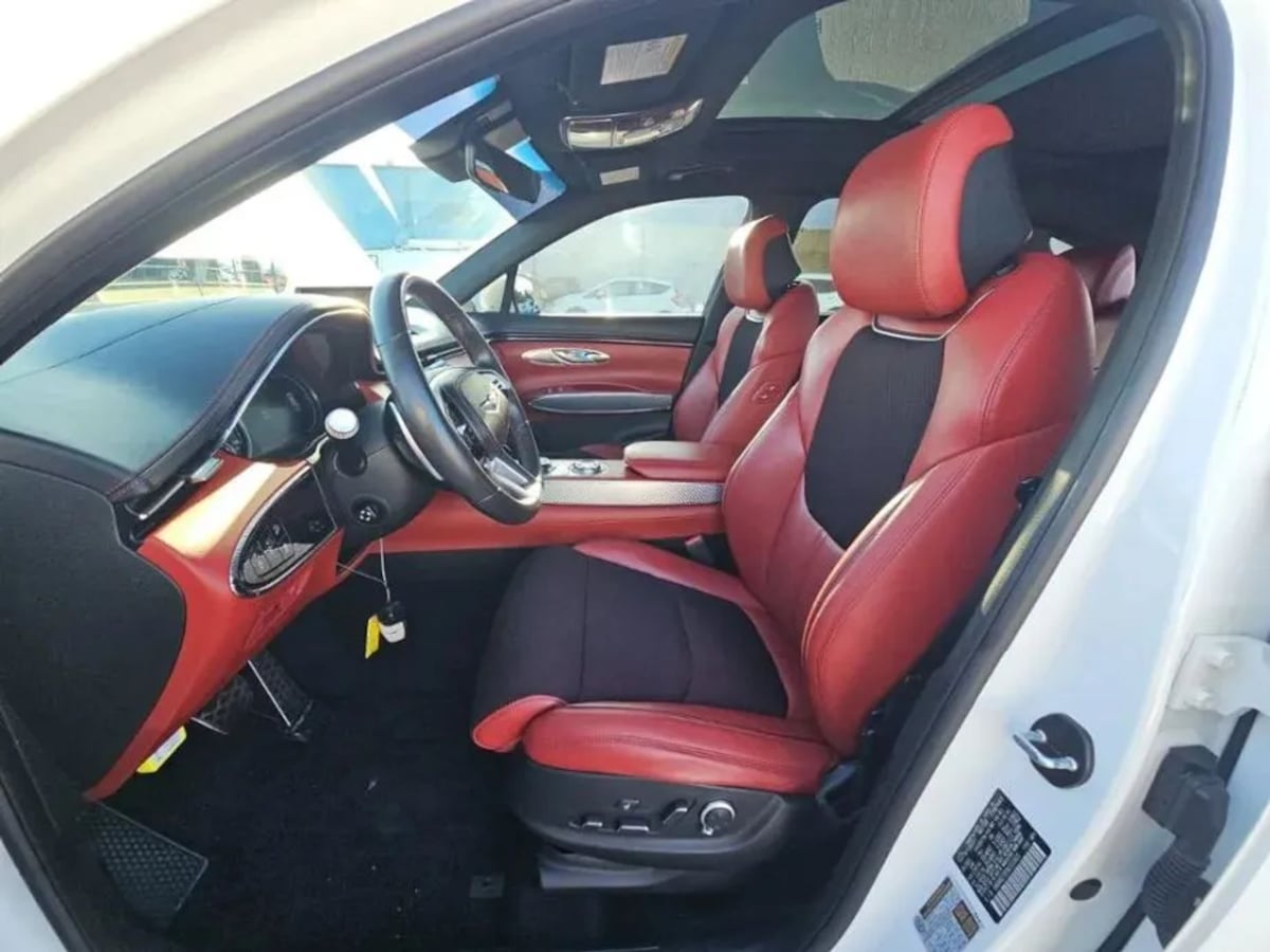 Genesis GV70 photo 9