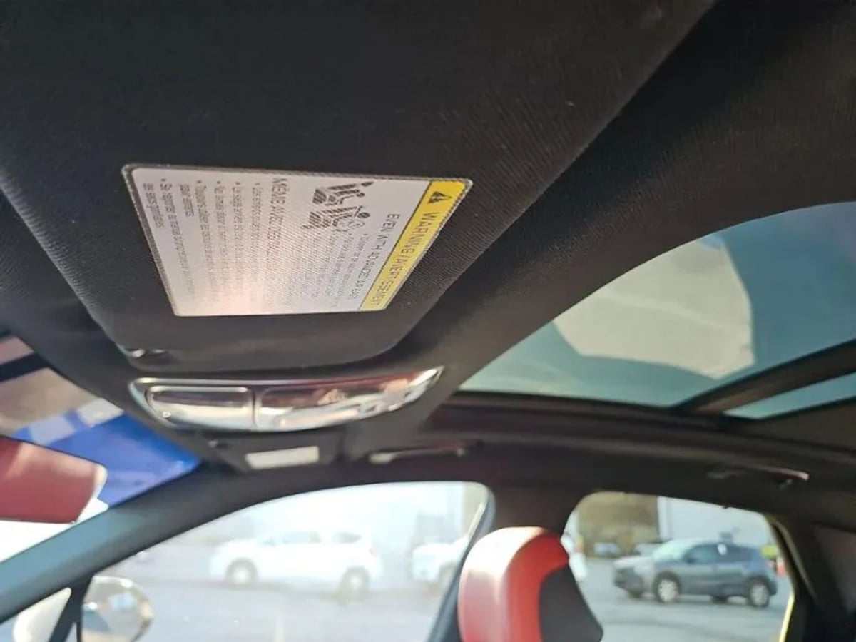 Genesis GV70 photo 15