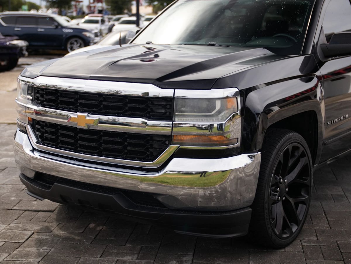 Chevrolet Silverado photo 5