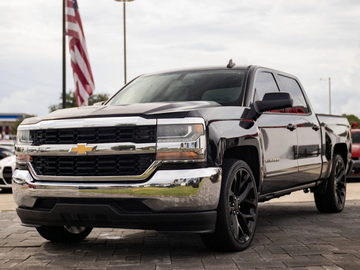 Chevrolet Silverado photo 7