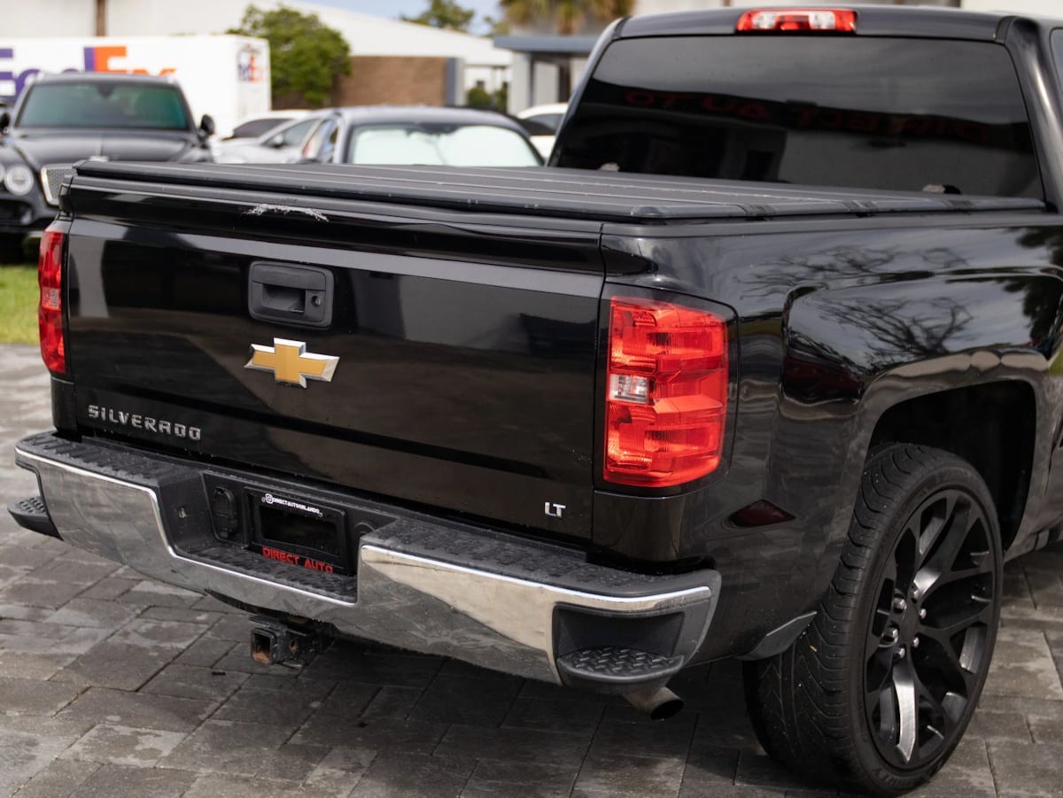 Chevrolet Silverado photo 13