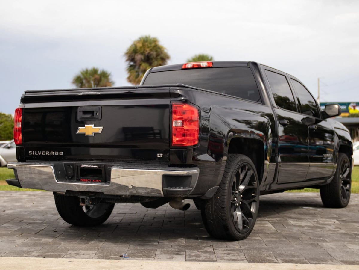 Chevrolet Silverado photo 14