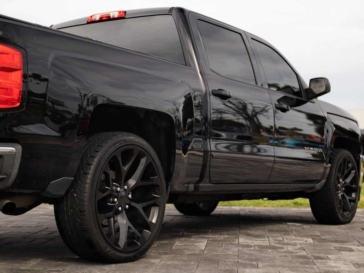 Chevrolet Silverado photo 15
