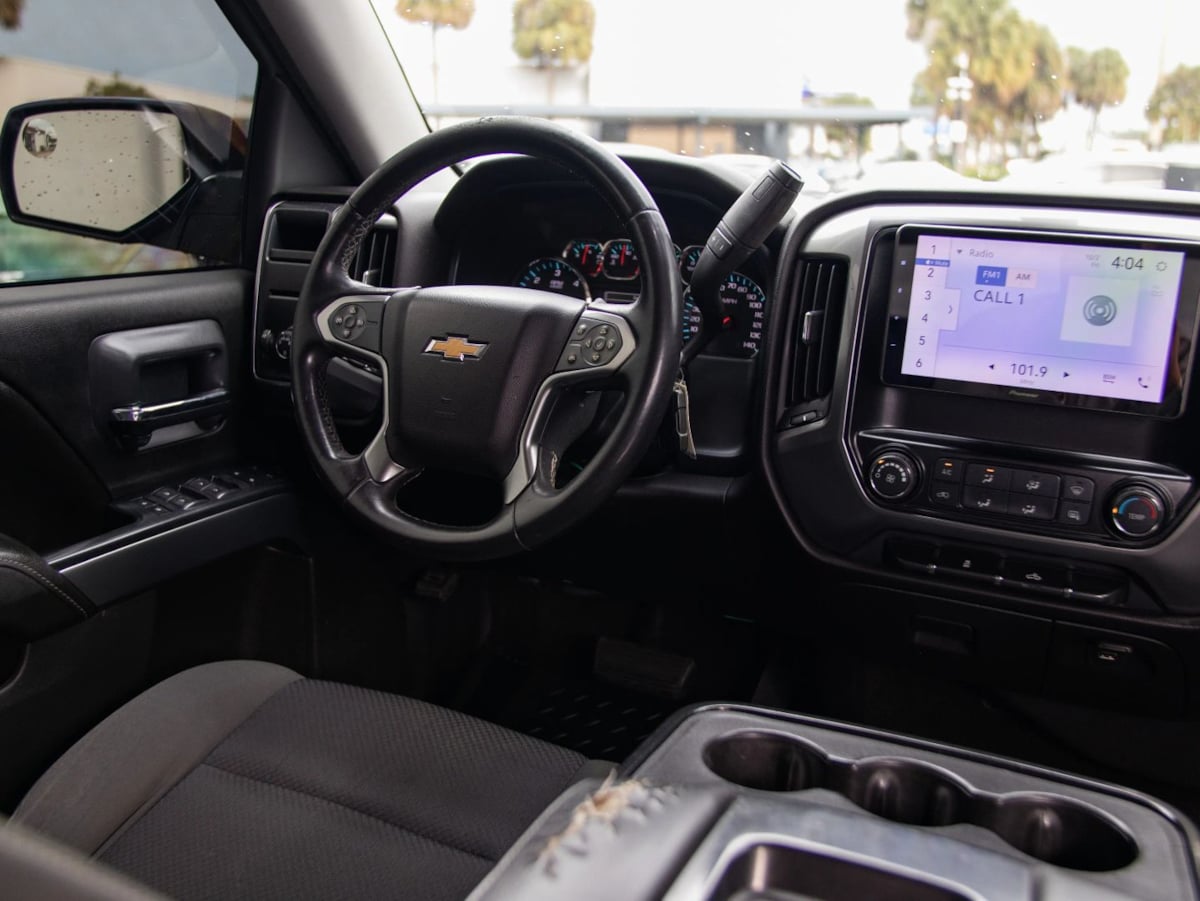 Chevrolet Silverado photo 19