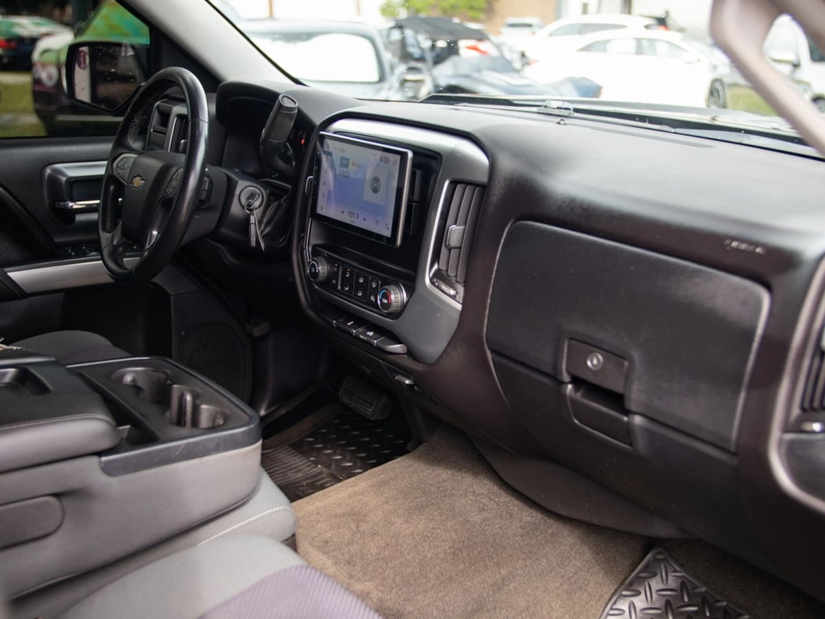 Chevrolet Silverado photo 20