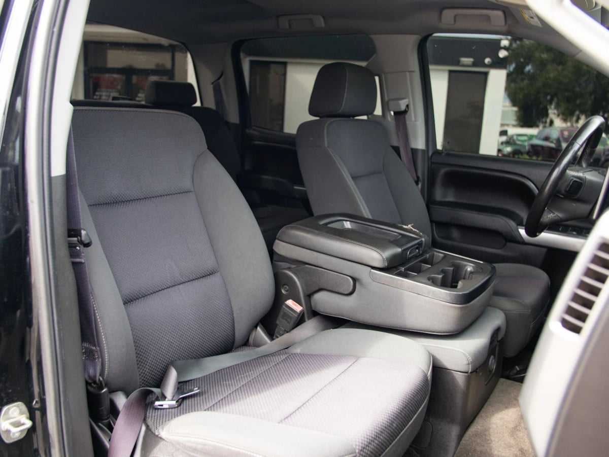 Chevrolet Silverado photo 21