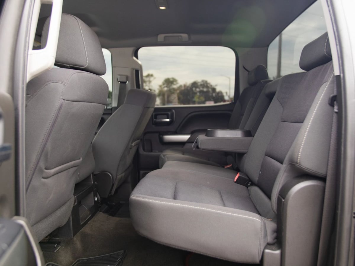 Chevrolet Silverado photo 24