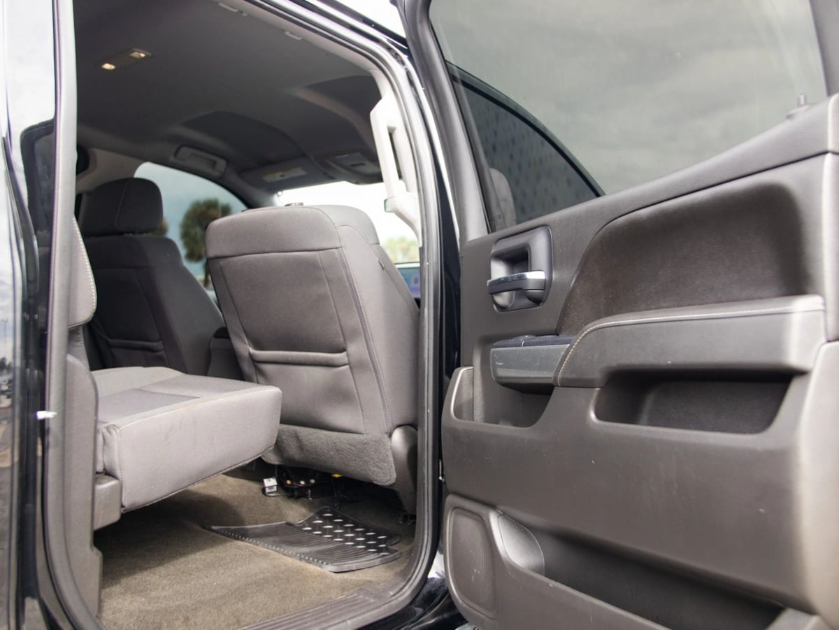 Chevrolet Silverado photo 26