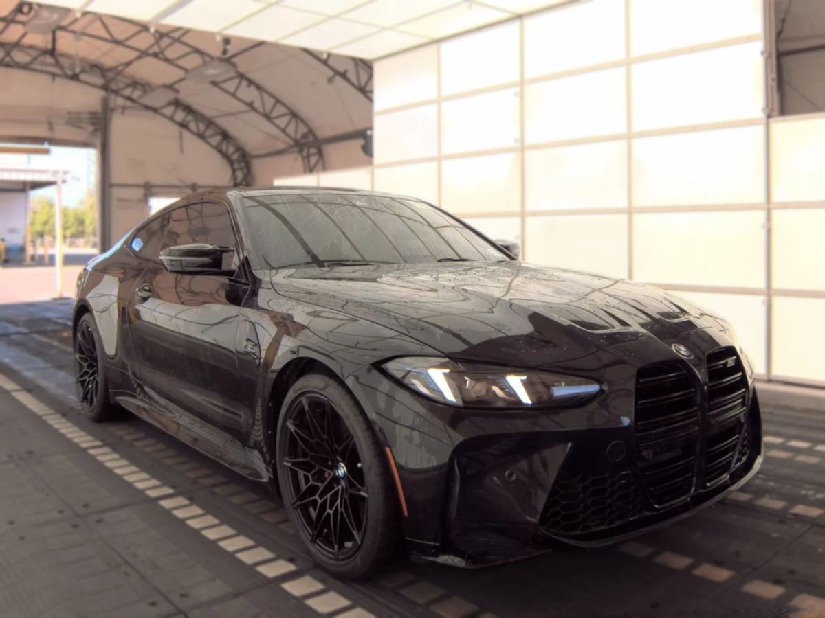 BMW M4 photo 2