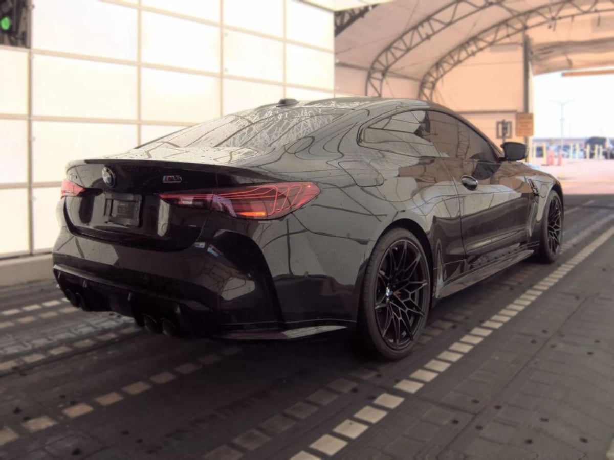 BMW M4 photo 4
