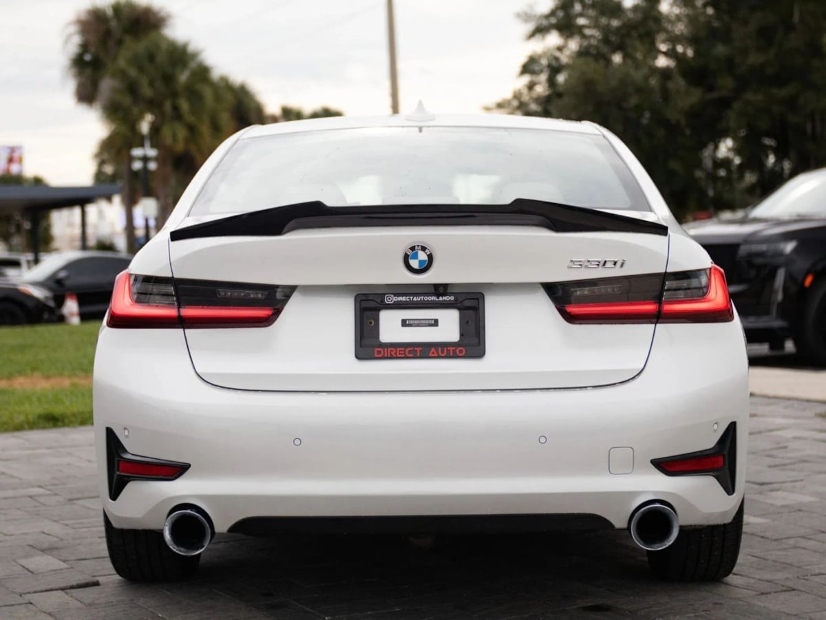 BMW 3 Series photo 11