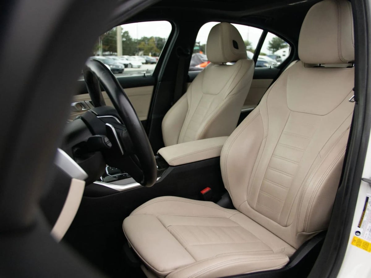 BMW 3 Series photo 15