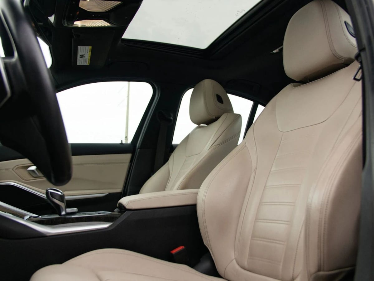BMW 3 Series photo 16