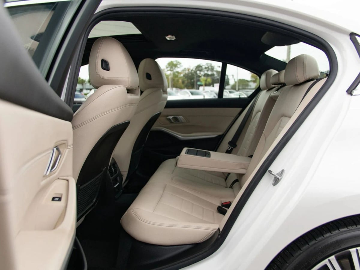 BMW 3 Series photo 20