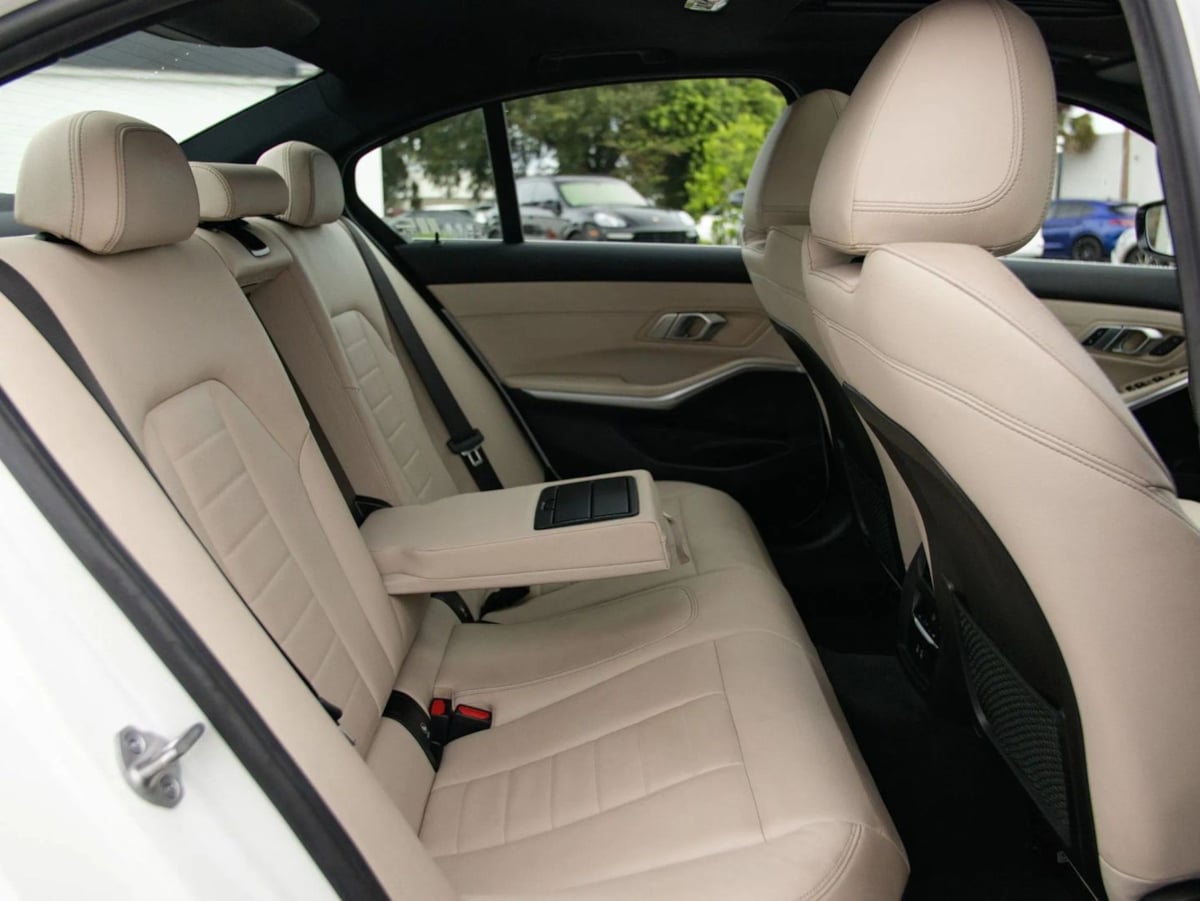 BMW 3 Series photo 22