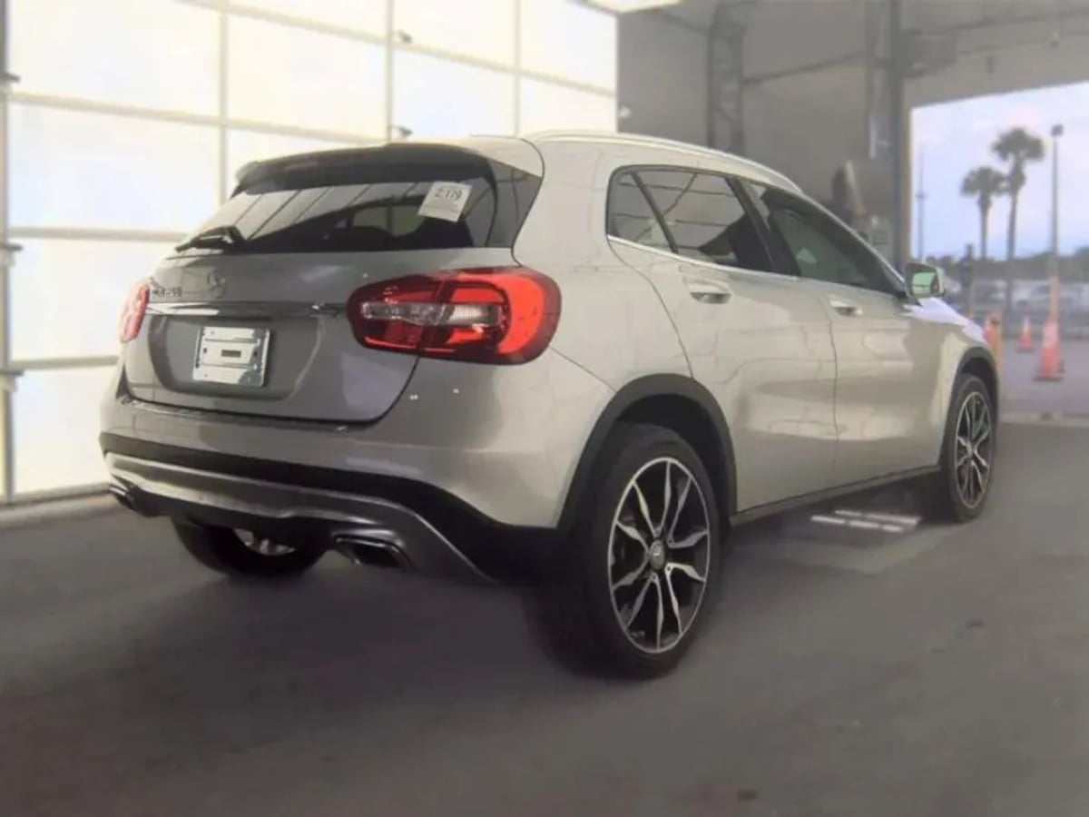 Mercedes-Benz GLA 250 photo 3