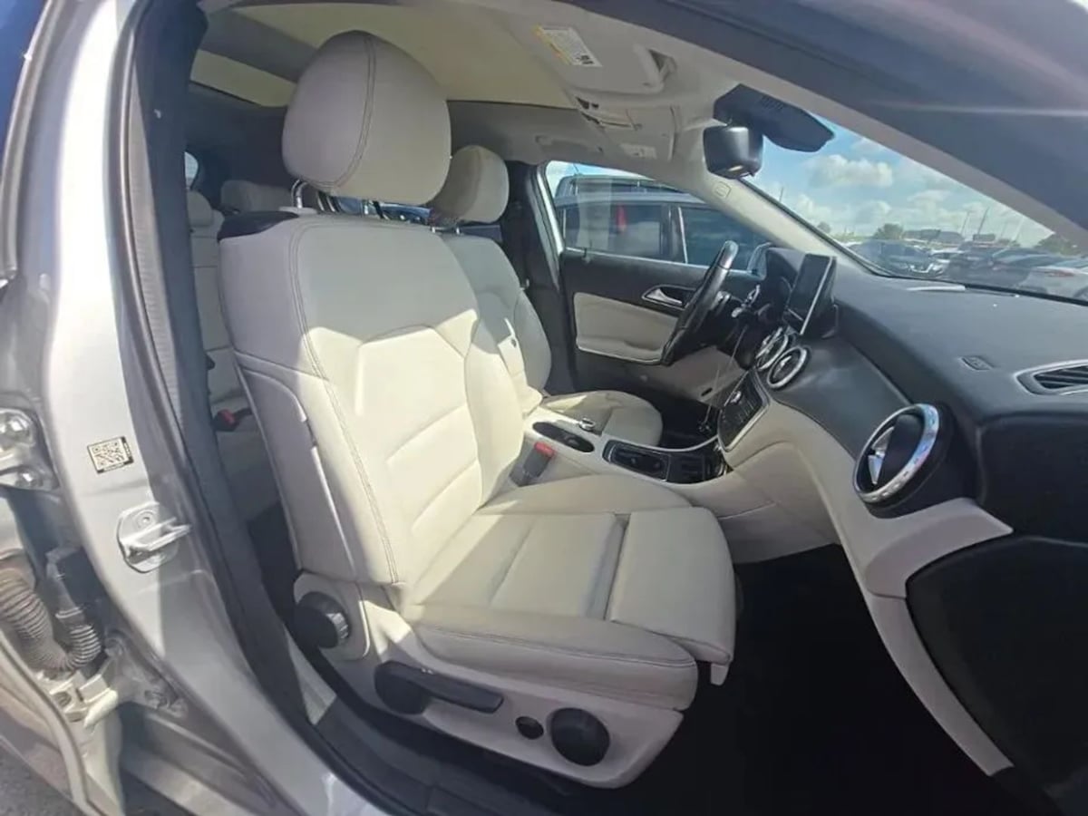 Mercedes-Benz GLA 250 photo 9