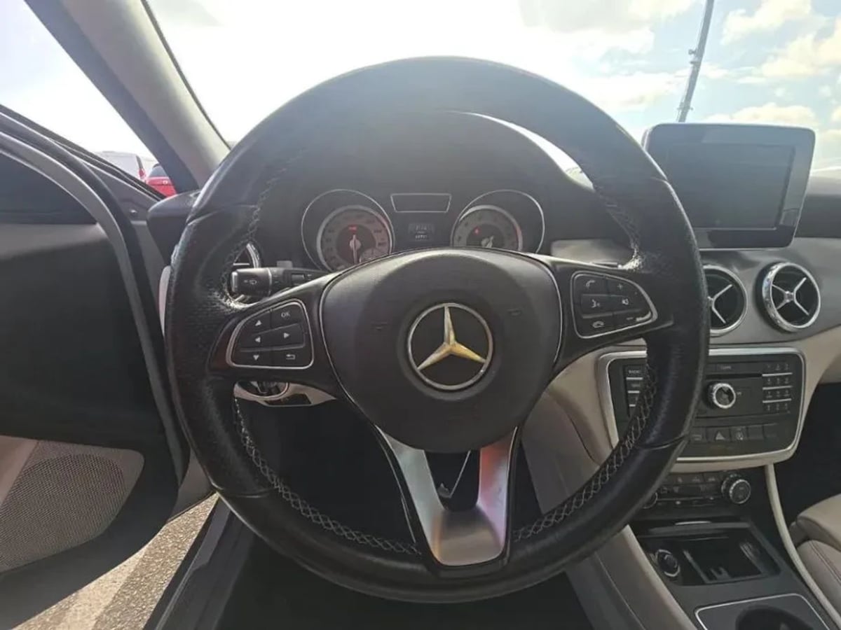 Mercedes-Benz GLA 250 photo 10