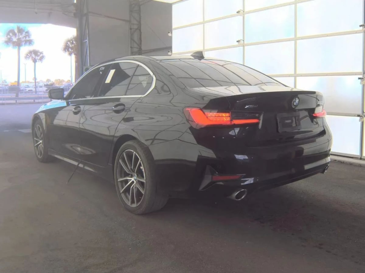 BMW 3 Series photo 6