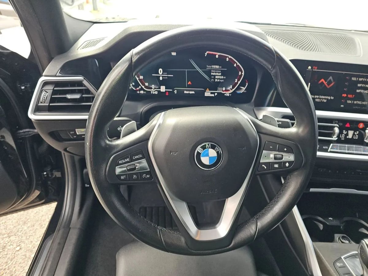 BMW 3 Series photo 10