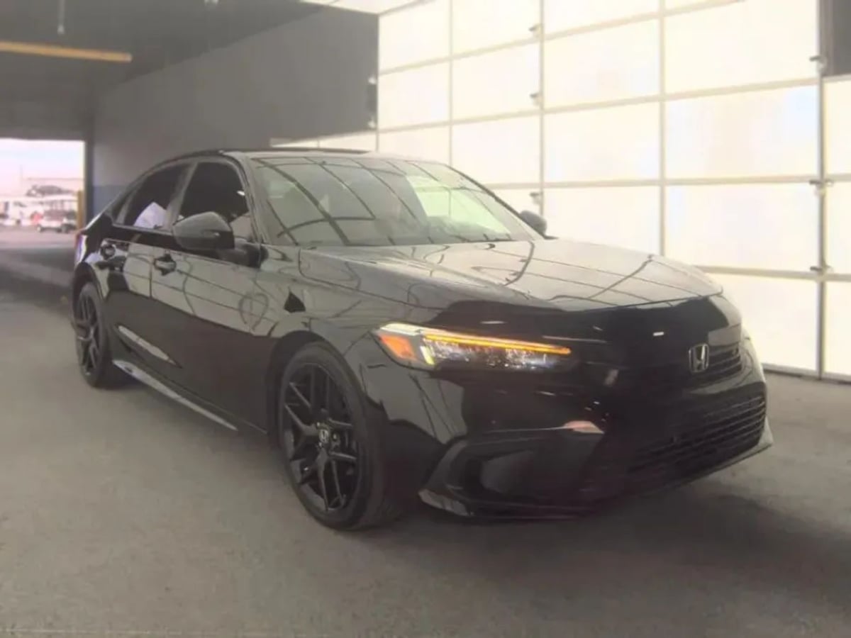 Honda Civic photo 2