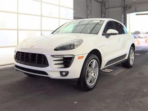 View 2015 Porsche Macan 