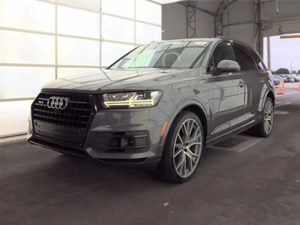View 2019 Audi Q7 