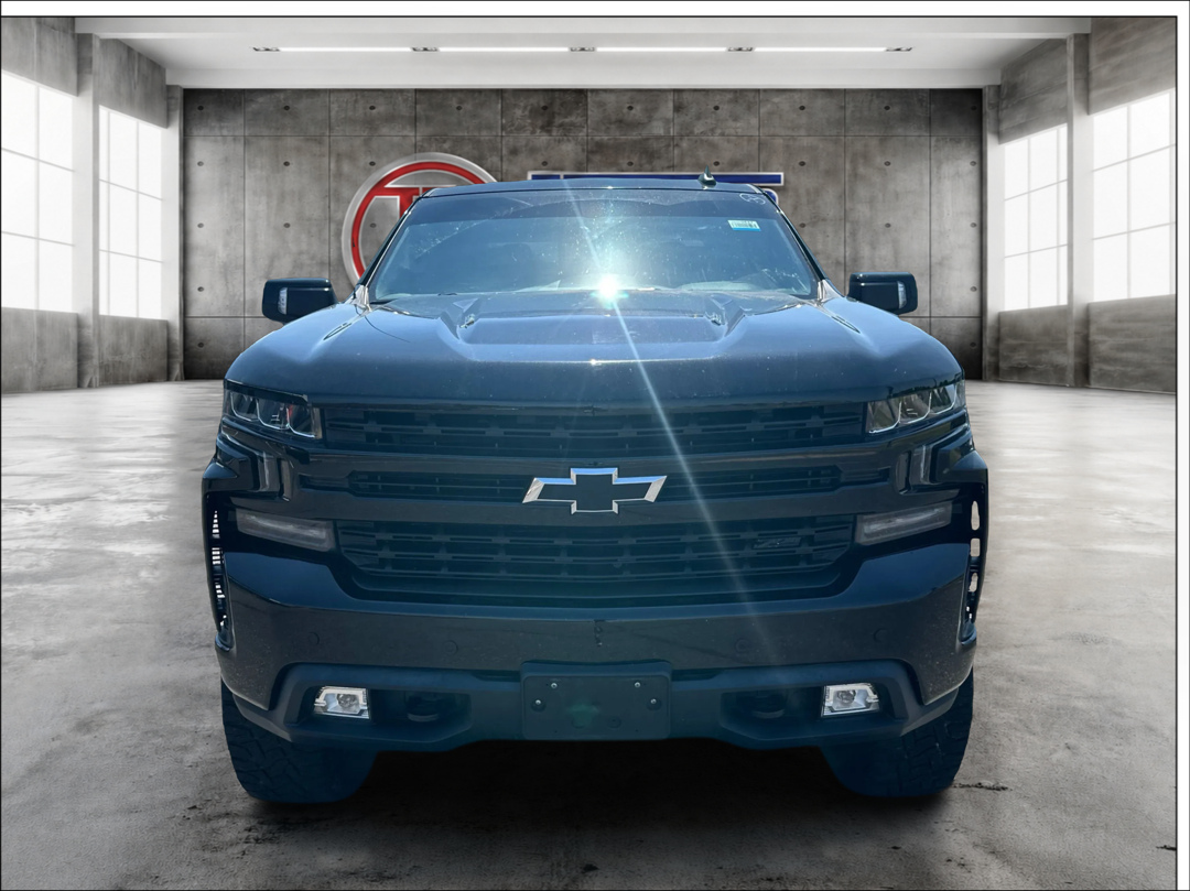 Photo 2 of this Chevrolet Silverado 1500