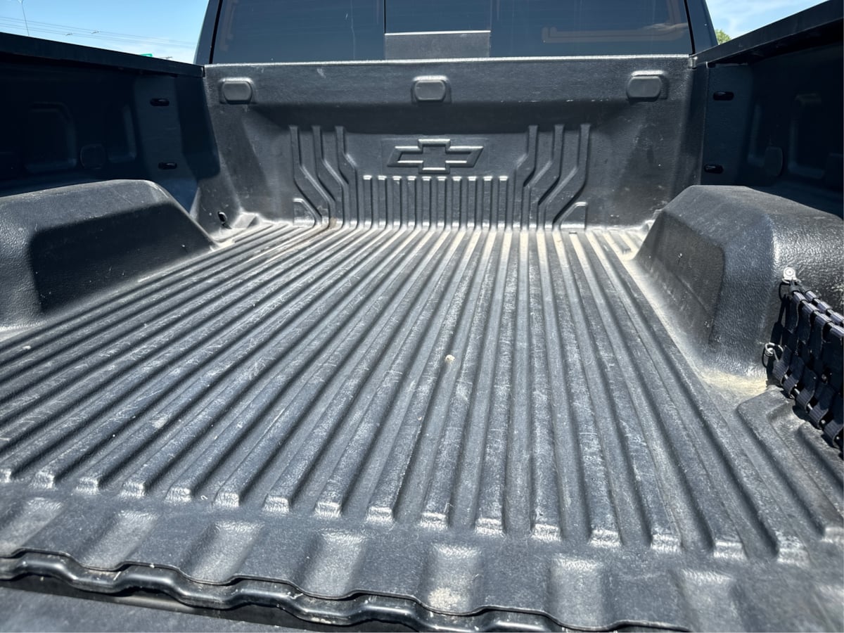 Photo 25 of this Chevrolet Silverado 1500