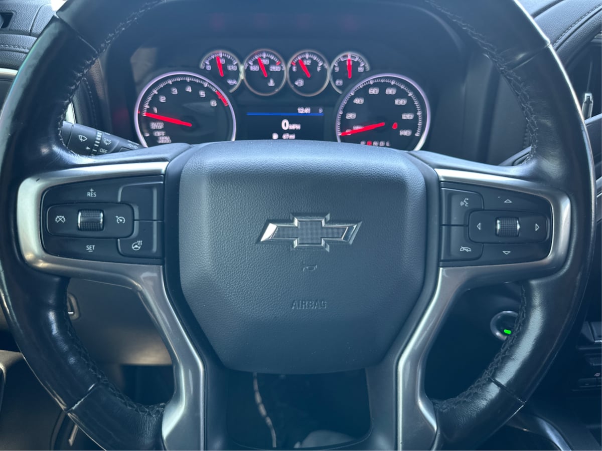 Photo 18 of this Chevrolet Silverado 1500