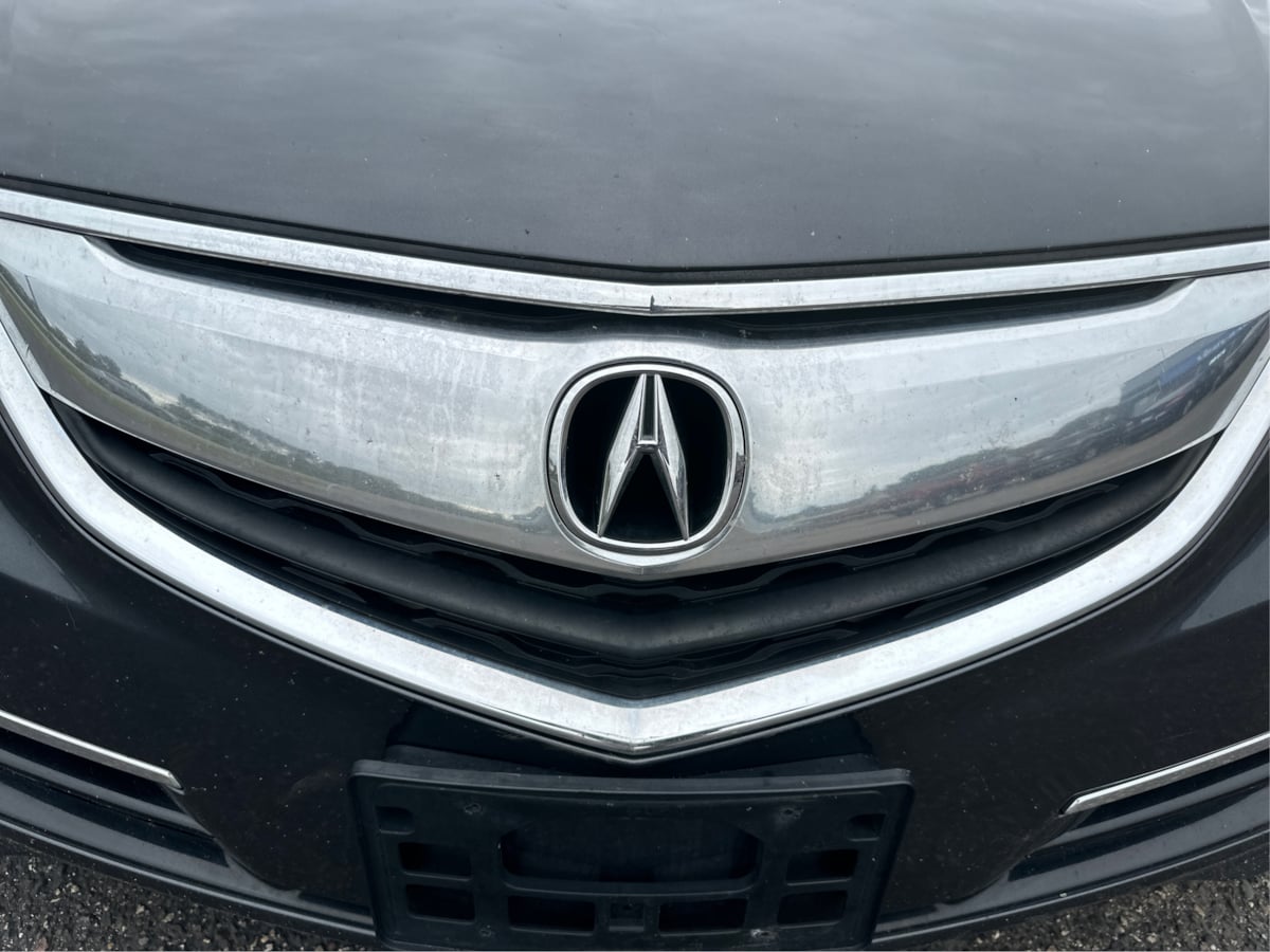 Photo 23 of this Acura TLX