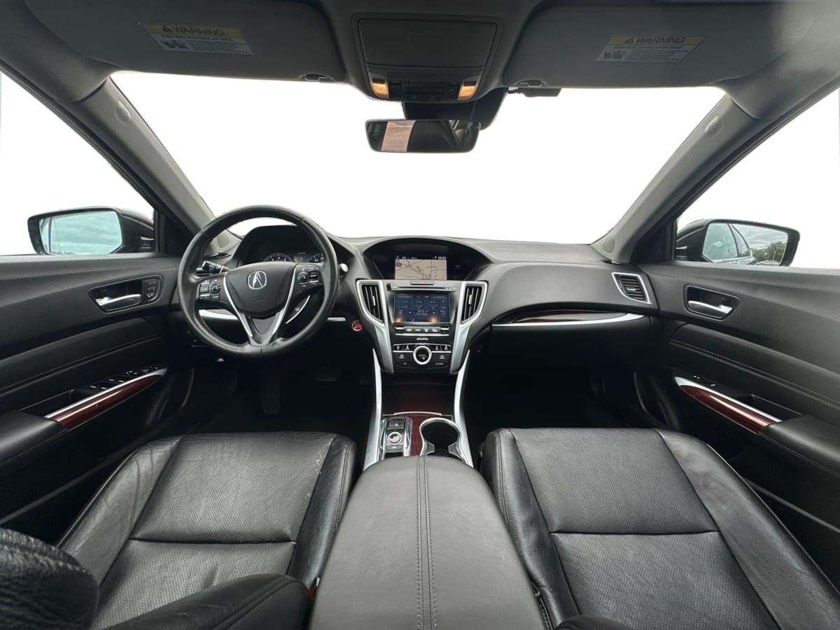 Photo 13 of this Acura TLX