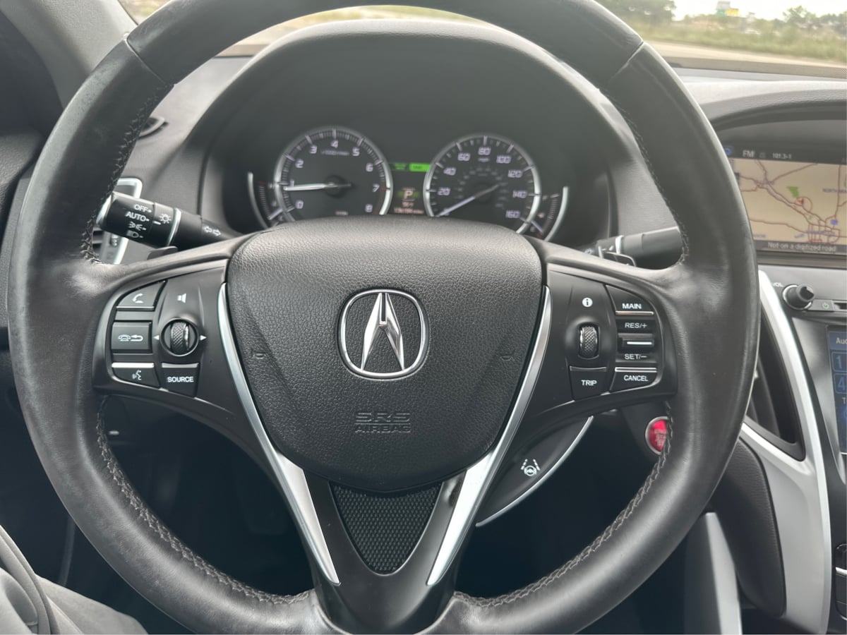 Photo 18 of this Acura TLX