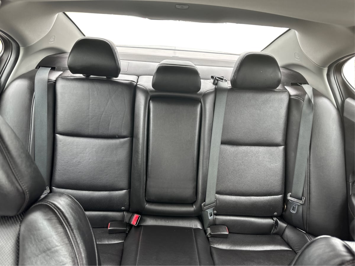 Photo 14 of this Acura TLX