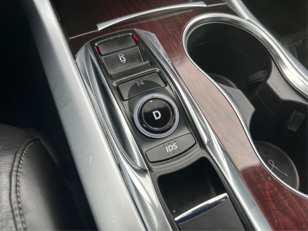 Photo 28 of this Acura TLX