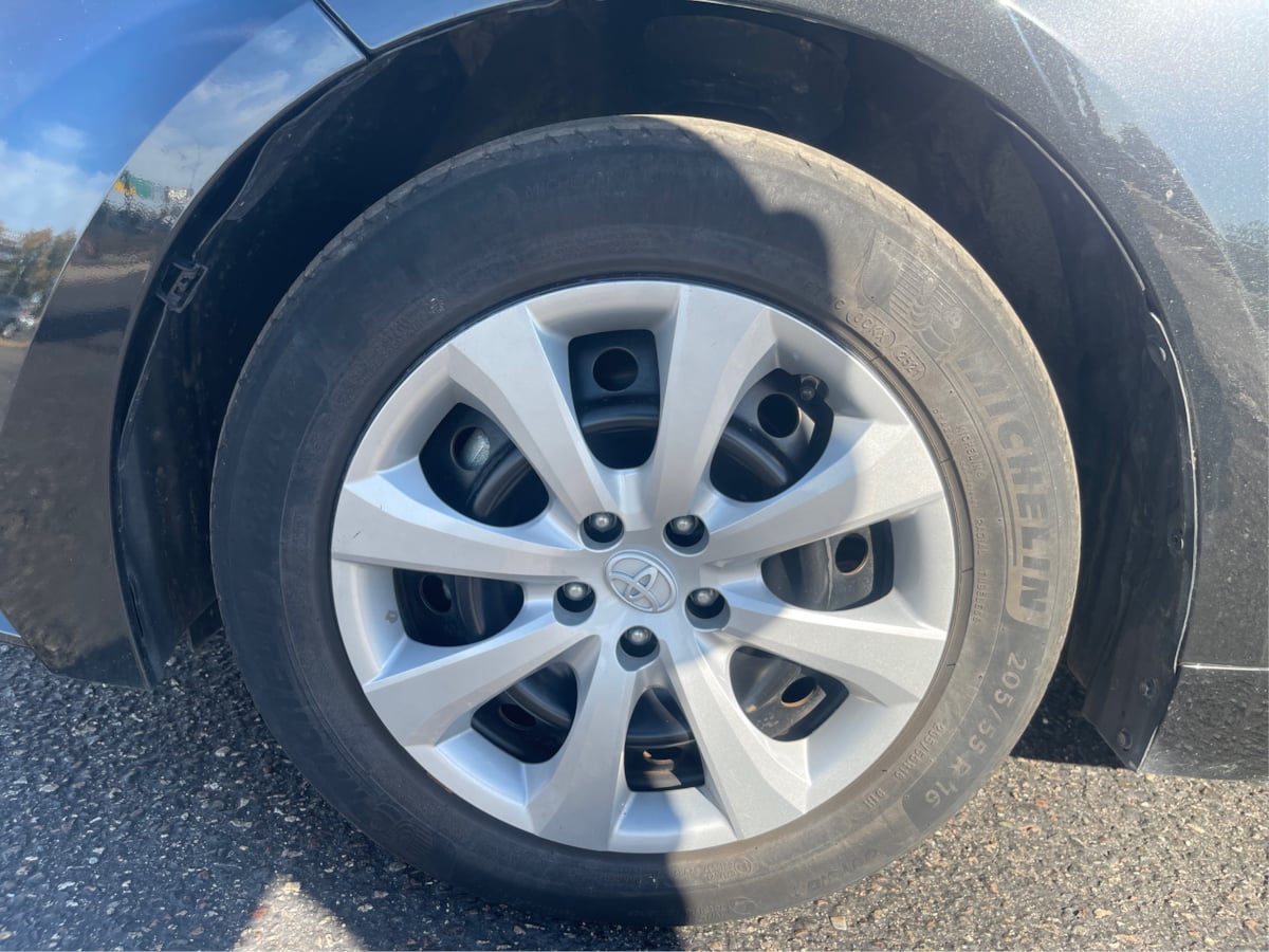 Photo 18 of this Toyota Corolla