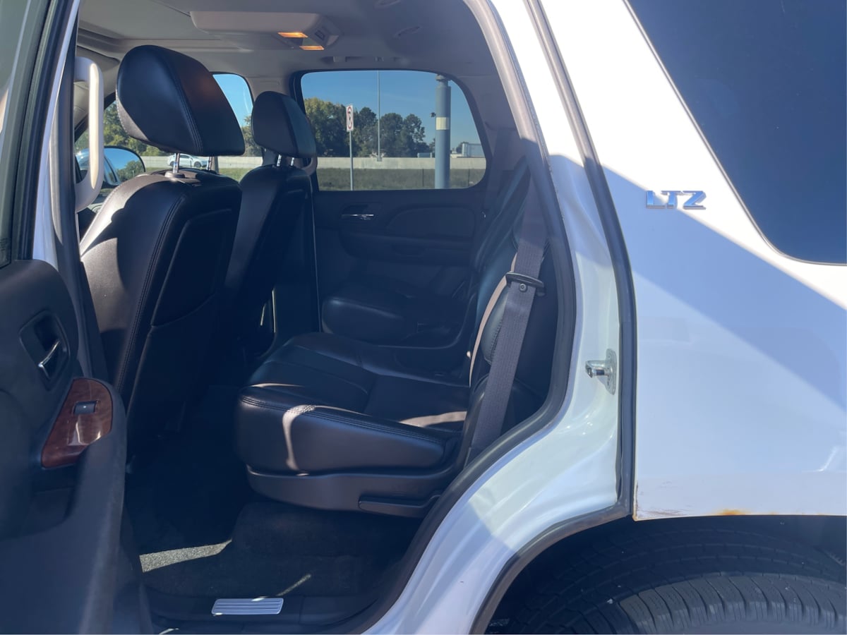 Photo 10 of this Chevrolet Tahoe