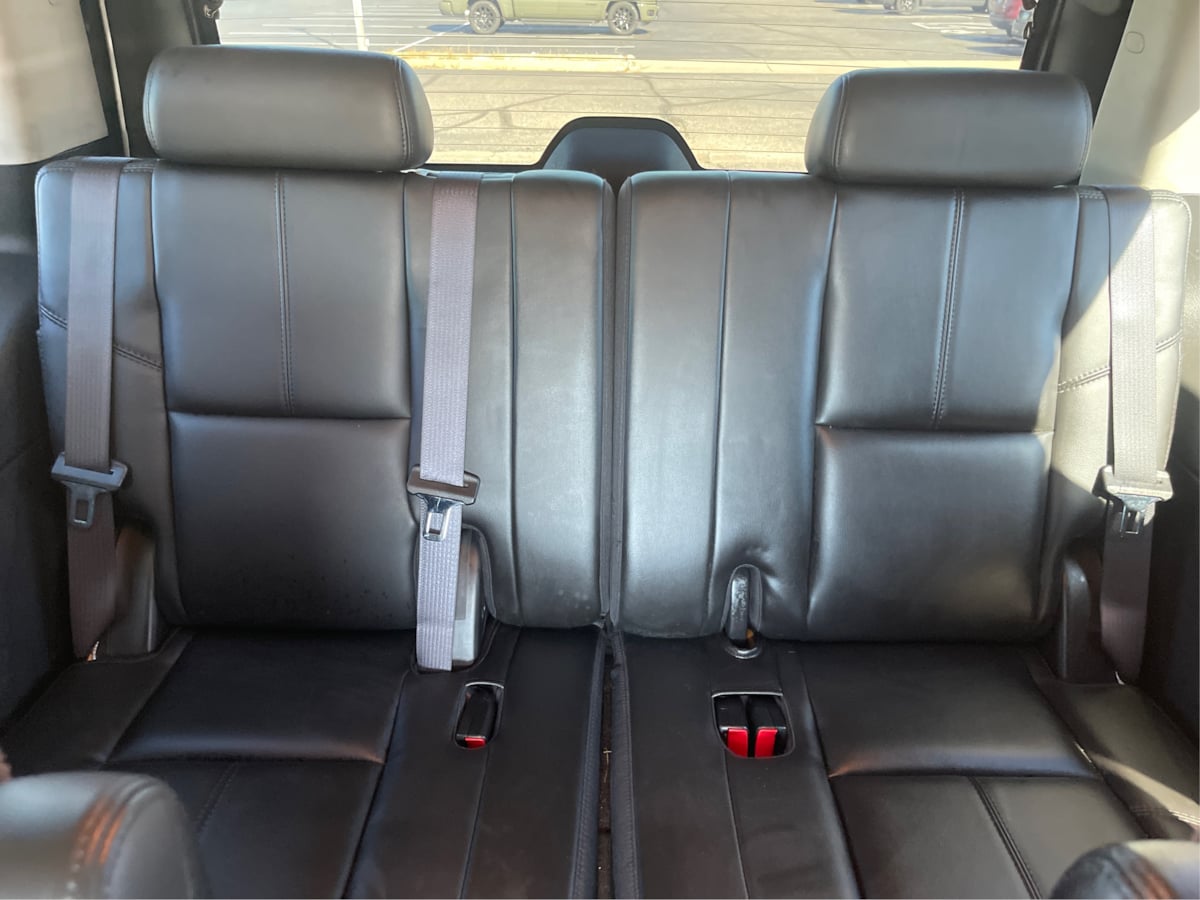 Photo 32 of this Chevrolet Tahoe
